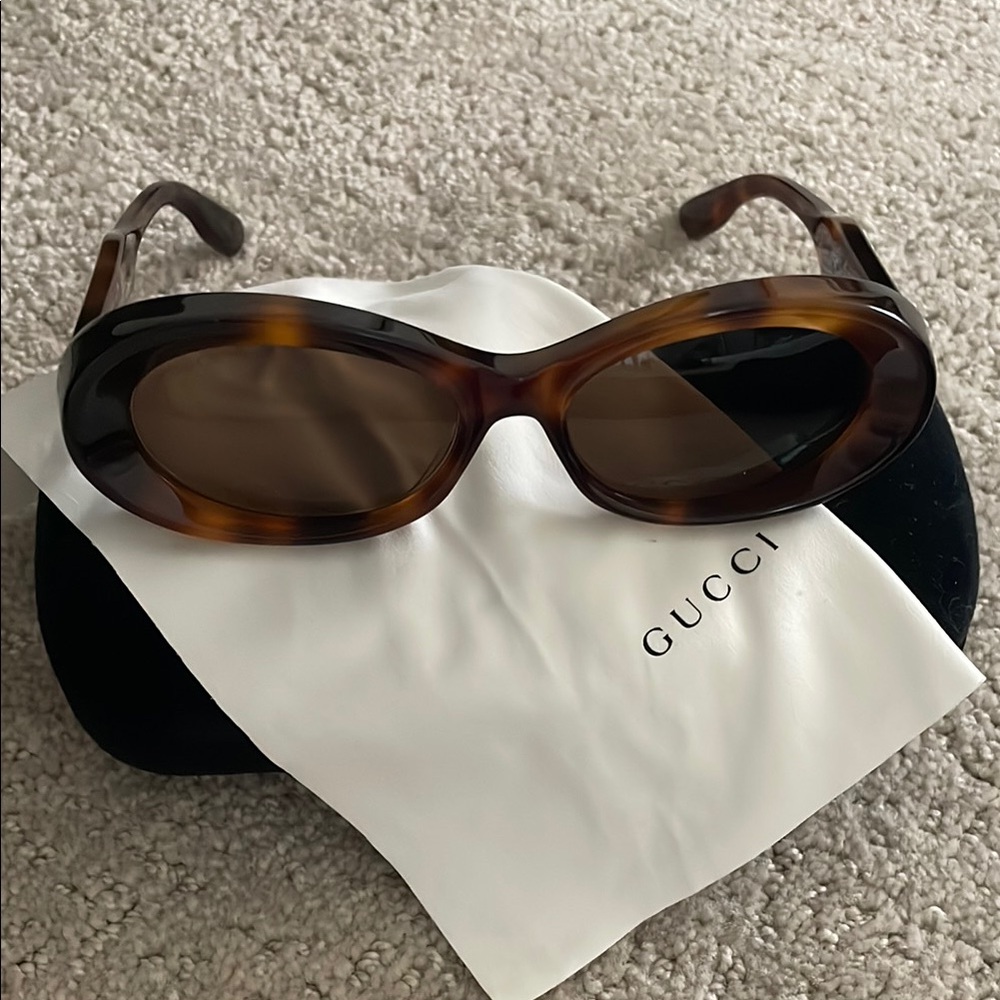Gucci Oval Sunglasses